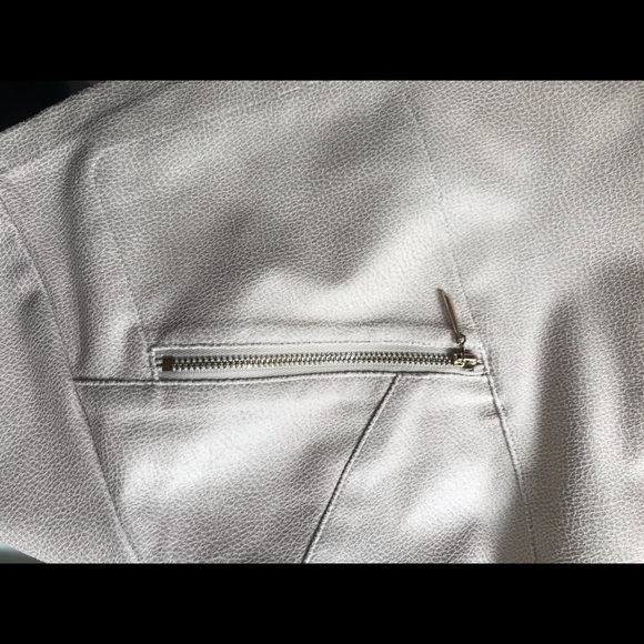 CHICOS SHORT JACKET - Picture 7 of 8